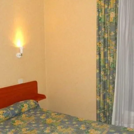 De La Place Des Alpes Hotel Parigi