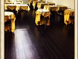 Hotel De La Place Des Alpes Parigi