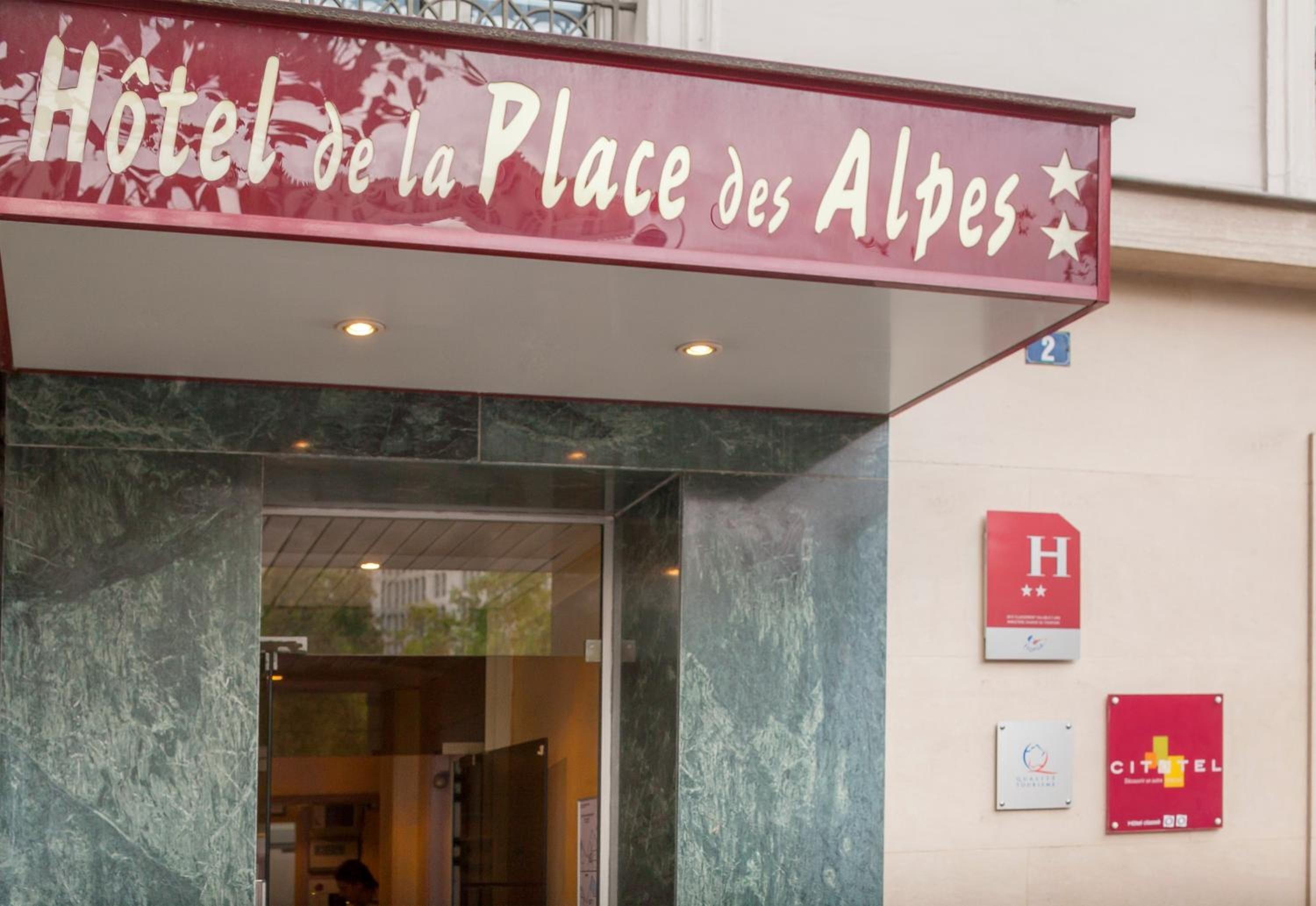 De La Place Des Alpes 2* Paris