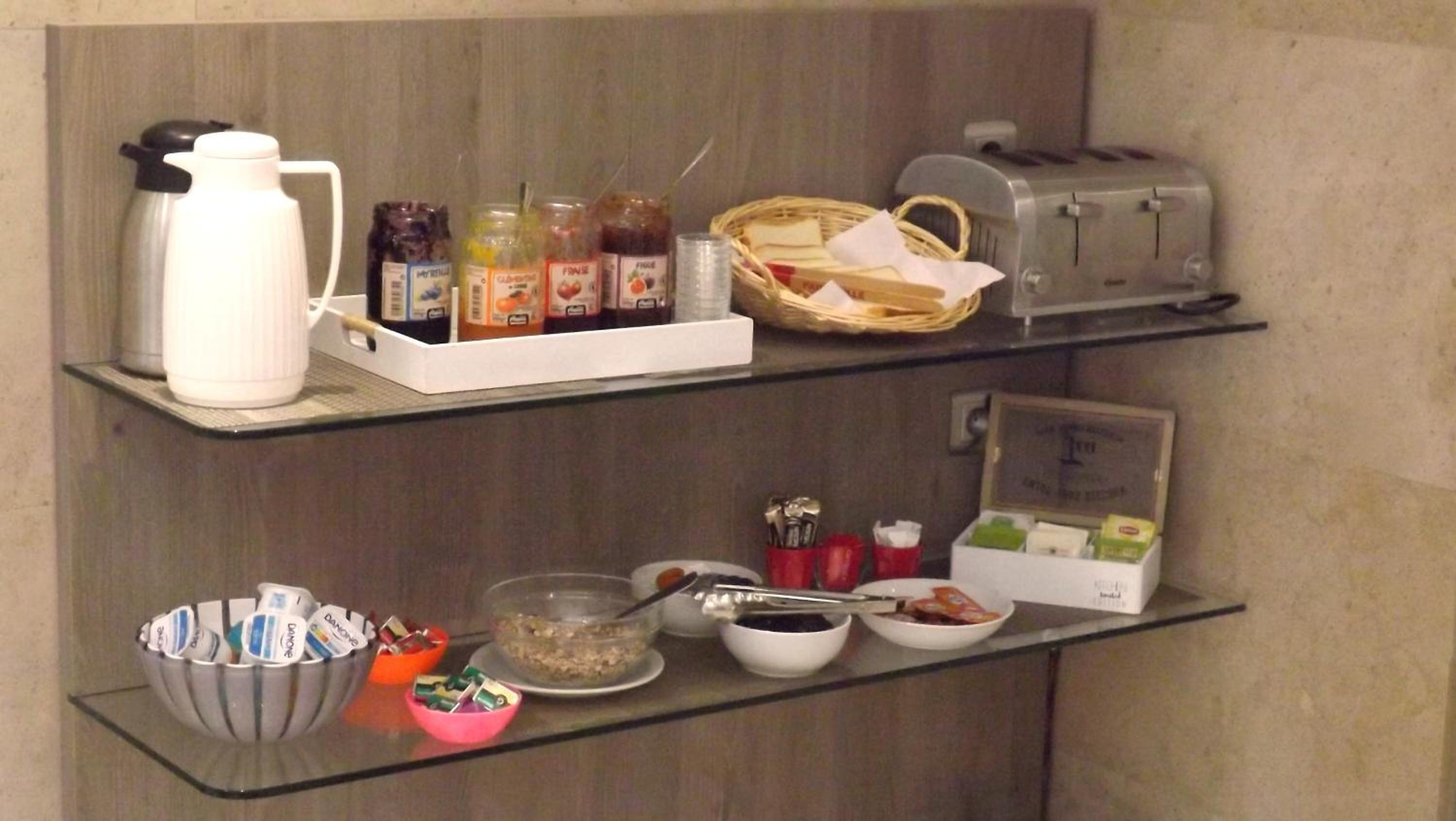 De La Place Des Alpes 2*