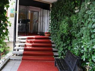 De La Place Des Alpes Hotel 2*