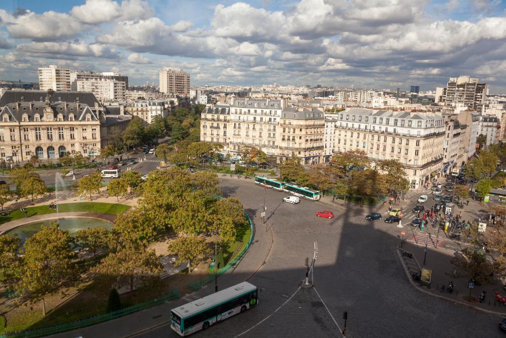 De La Place Des Alpes Hotel Parigi