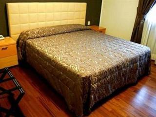 De La Place Des Alpes Hotel Paris