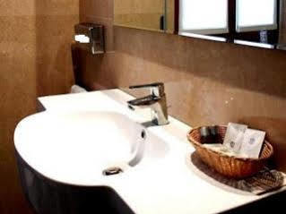 De La Place Des Alpes Hotel Paris