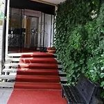 De La Place Des Alpes Hotel 2*