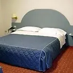 Hotel De La Place Des Alpes Paris