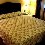 De La Place Des Alpes Hotel